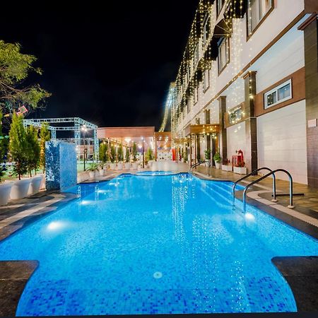 Hotel Vasdaa Grand Dehradun Bagian luar foto