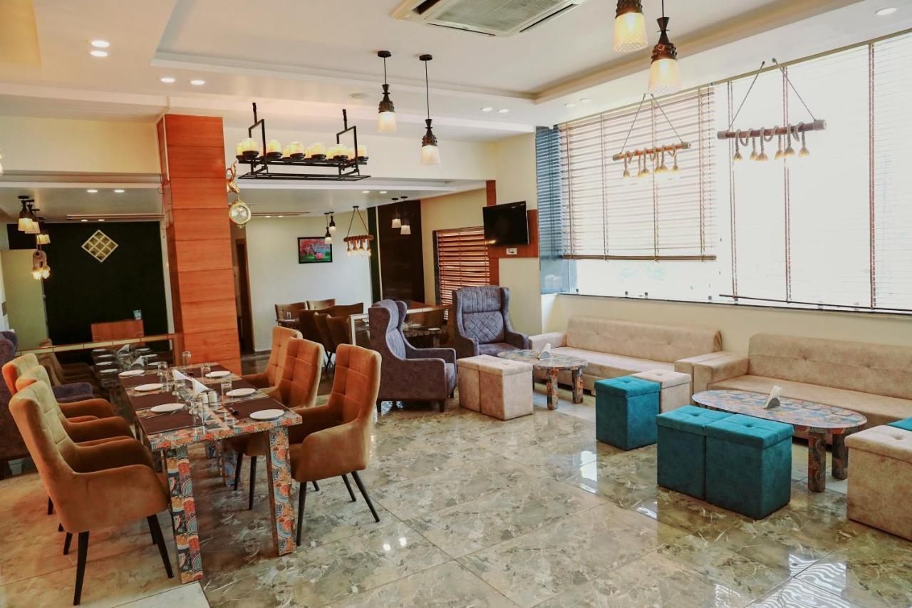 Hotel Vasdaa Grand Dehradun Bagian luar foto