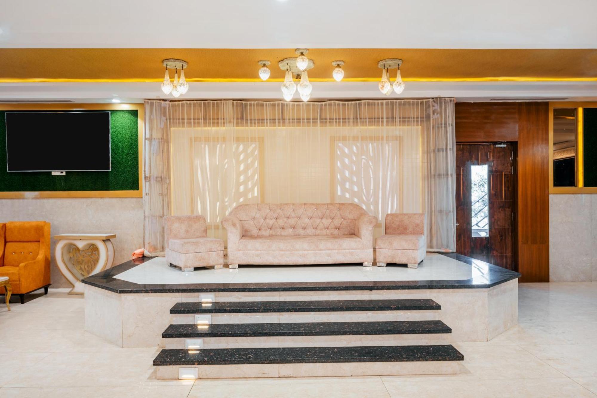Hotel Vasdaa Grand Dehradun Bagian luar foto