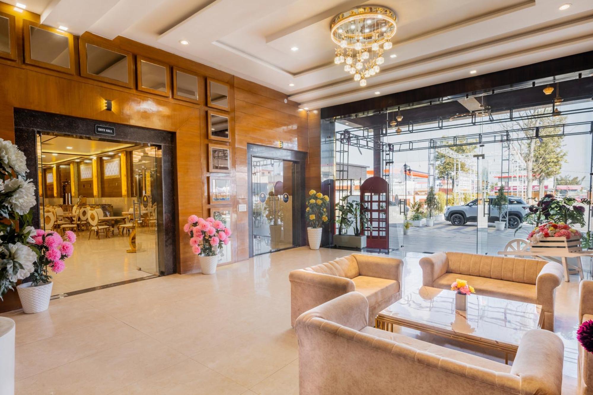 Hotel Vasdaa Grand Dehradun Bagian luar foto