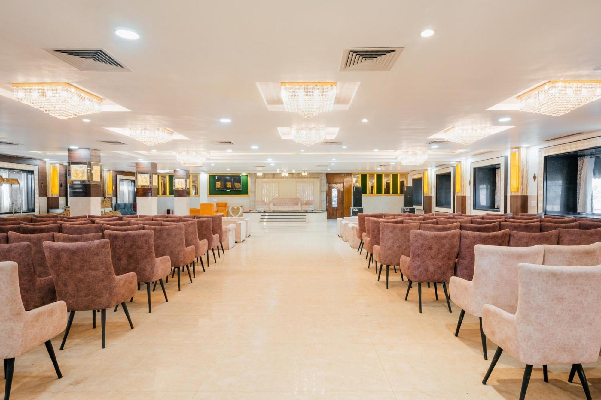 Hotel Vasdaa Grand Dehradun Bagian luar foto