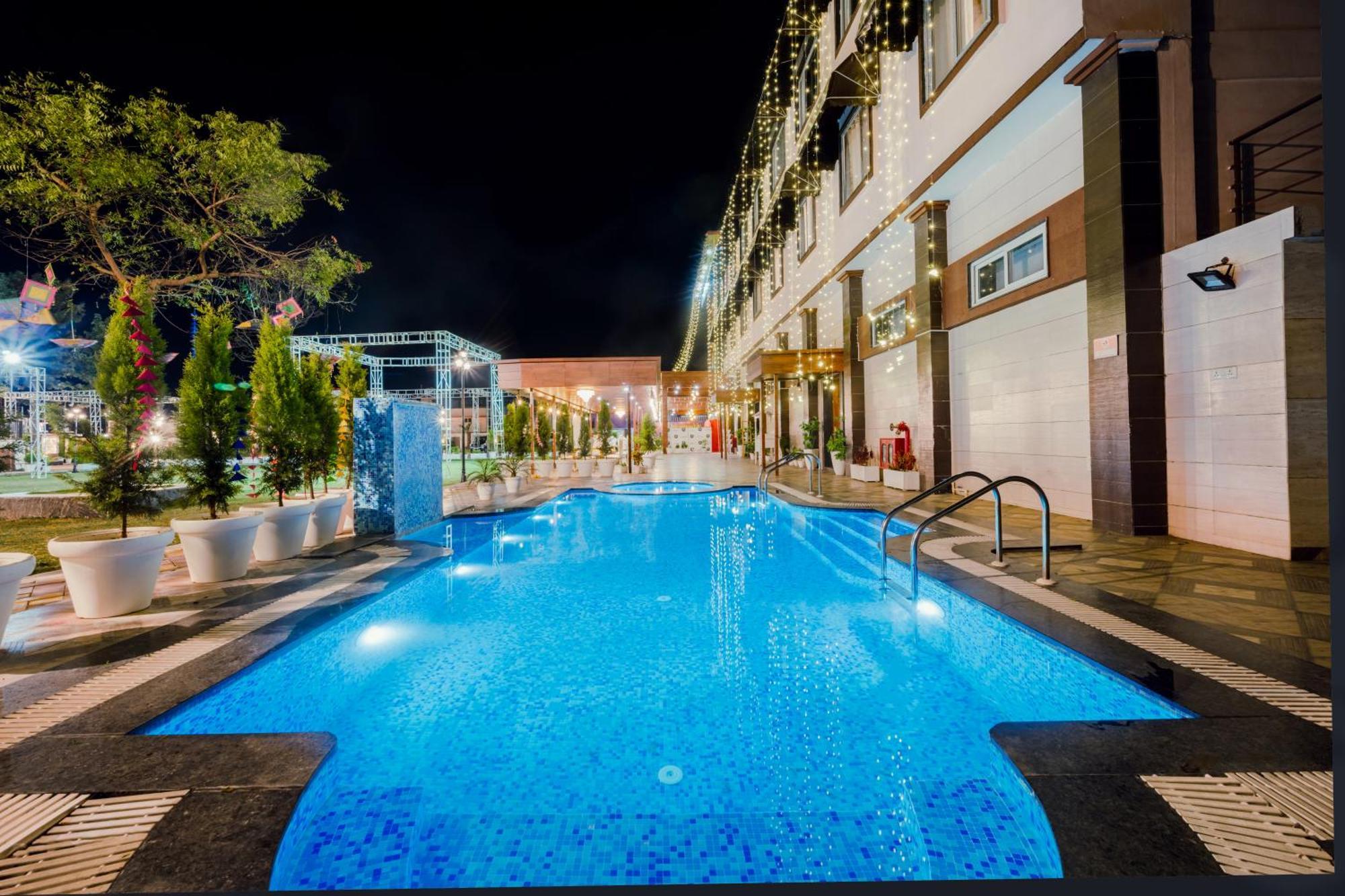 Hotel Vasdaa Grand Dehradun Bagian luar foto