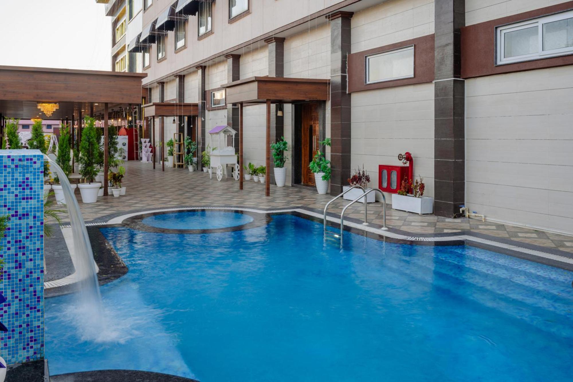 Hotel Vasdaa Grand Dehradun Bagian luar foto